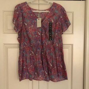 Cute Lucky Brand 2x light top NWT